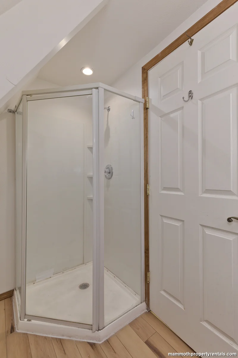 Upper suite bathroom with shower